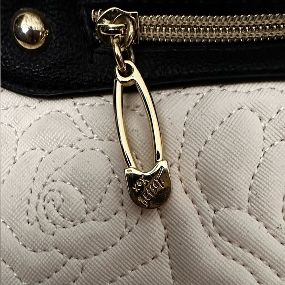 BOGO 𝐵𝑒𝓉𝓈𝑒𝓎 𝒥𝑜𝒽𝓃𝓈𝑜𝓃 𝒲𝑒𝑒𝓀𝑒𝓃𝒹 𝒟𝒾𝒶𝓅𝑒𝓇 𝐵𝒶𝑔 - Picture 6 of 10